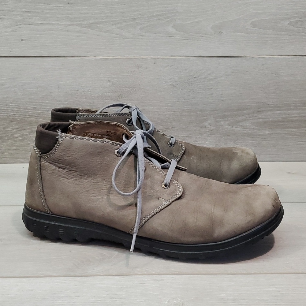 Bogs Mens Eugene Chukka Waterproof Leather Boots shoes sz 11.5